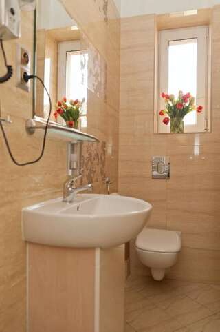 Отели типа «постель и завтрак» Villa Anna Гданьск Двухместный номер с 1 кроватью или 2 отдельными кроватями-41